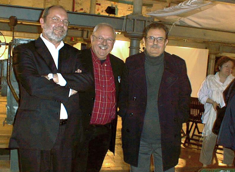 La visite du seccrétaire d'Etat Hutchinson et du président de Lire et Ecrire Alain Leduc au stand des Ateliers du Soleil
