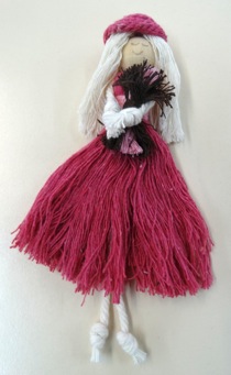poupée rouge